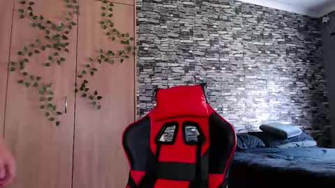 blueeyeboy0 online show from 12/15/25, 07:45