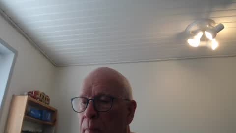 blueeyesn8 online show from 02/06/25, 10:26