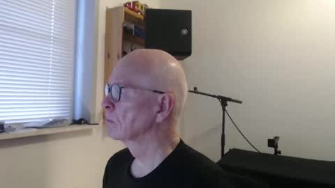 blueeyesn8 online show from 11/18/25, 07:35