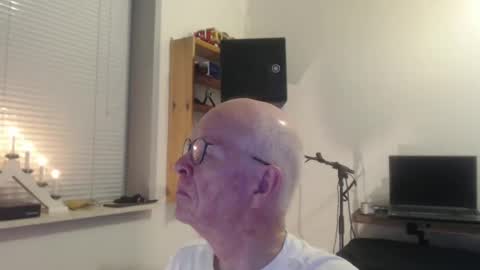 blueeyesn8 online show from 12/02/25, 07:09