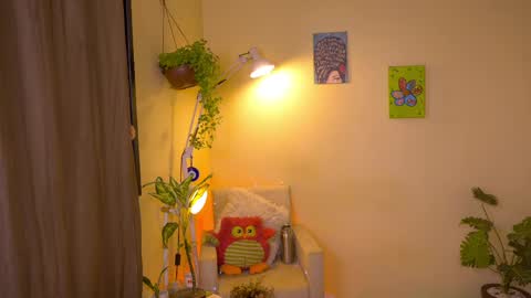 Snapshot of blueflora chatting on 04/18/26, 07:58 FLORAA online show from 04/18/26, 07:58
