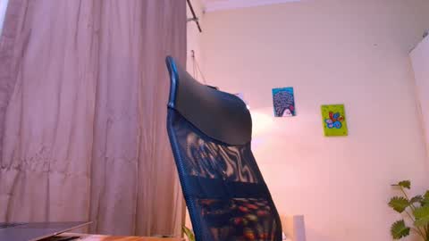 FLORAA online show from 12/22/25, 07:05