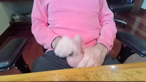 Snapshot of bluespycy chatting on 01/07/25, 08:52 bluespycy online show from 01/07/25, 08:52