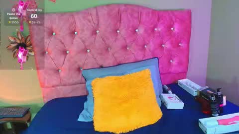 Snapshot of blueviolette chatting on 01/13/26, 06:13 Violette 3 online show from 01/13/26, 06:13