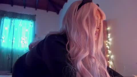 Snapshot of blumasweet chatting on 02/14/25, 03:05 Bluma Sweet online show from 02/14/25, 03:05