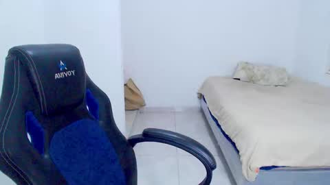  Hey guysI am BrendaWelcome my room online show from 10/07/25, 11:57