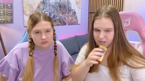 Ellie3 online show from 01/27/25, 02:24