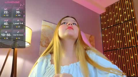 Ellie3 online show from 02/13/25, 05:22