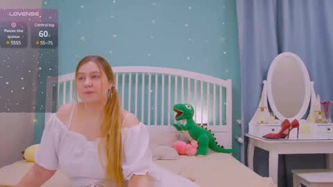 Ellie3 online show from 02/26/25, 05:39