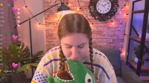 Ellie3 online show from 09/11/25, 12:05