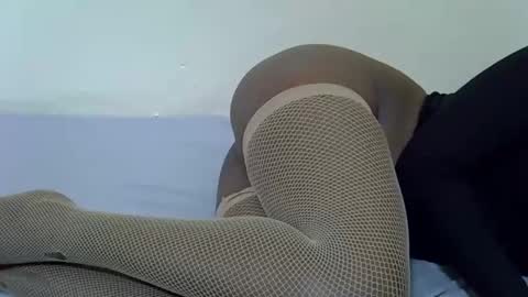 Snapshot of blushing_bunny chatting on 10/30/25, 05:35 Bunny online show from 10/30/25, 05:35