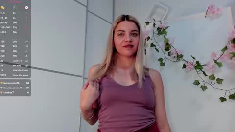 Chloe online show from 09/19/25, 03:56