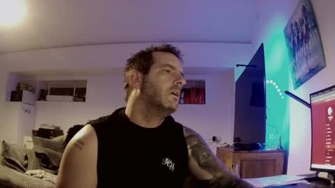 Snapshot of blustar81 chatting on 01/05/25, 06:56 Blustar81 online show from 01/05/25, 06:56