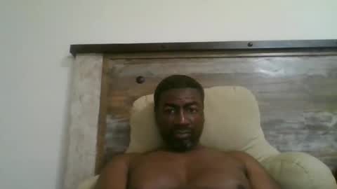 Snapshot of bluuthunder1914 chatting on 10/29/25, 12:02 bluuthunder1914 online show from 10/29/25, 12:02