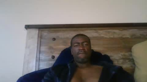 Snapshot of bluuthunder1914 chatting on 12/20/25, 02:02 bluuthunder1914 online show from 12/20/25, 02:02