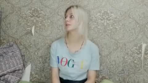 Snapshot of blythemotamedi chatting on 12/18/25, 11:38 Alisa online show from 12/18/25, 11:38