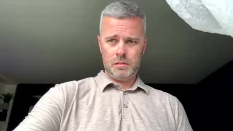 Snapshot of bmatt1903 chatting on 04/15/26, 09:59 BMATT1903 online show from 04/15/26, 09:59