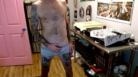 Snapshot of bnczuperzexy chatting on 10/10/25, 06:45 ZuperZexyZounds online show from 10/10/25, 06:45