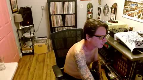 Snapshot of bnczuperzexy chatting on 10/14/25, 04:57 ZuperZexyZounds online show from 10/14/25, 04:57