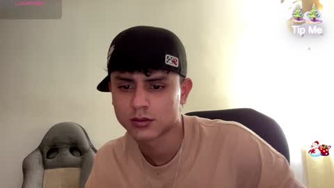 Snapshot of bob_pettersonn chatting on 12/14/24, 08:29 Bob INDEPENDENT MODEL online show from 12/14/24, 08:29