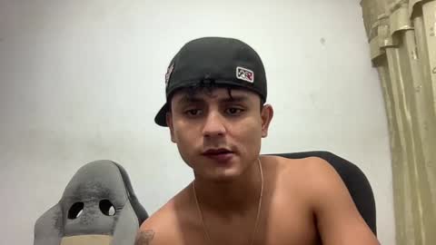 Snapshot of bob_pettersonn chatting on 12/22/24, 11:41 Bob INDEPENDENT MODEL online show from 12/22/24, 11:41