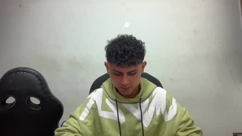 Snapshot of bob_pettersonn chatting on 12/25/24, 12:27 Bob INDEPENDENT MODEL online show from 12/25/24, 12:27