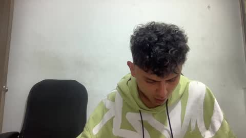 Snapshot of bob_pettersonn chatting on 12/27/24, 12:50 Bob INDEPENDENT MODEL online show from 12/27/24, 12:50