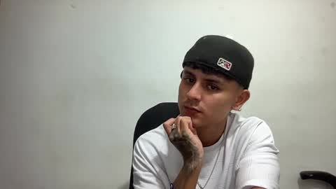 Snapshot of bob_pettersonn chatting on 12/27/24, 11:21 Bob INDEPENDENT MODEL online show from 12/27/24, 11:21