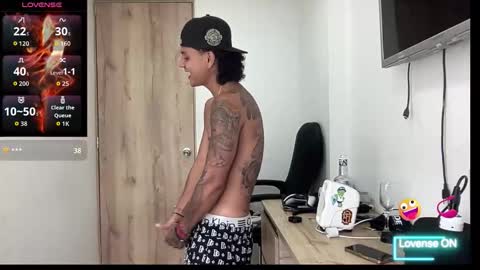 Snapshot of bob_pettersonn chatting on 10/15/25, 03:01 Bob INDEPENDENT MODEL online show from 10/15/25, 03:01