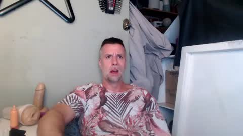 Snapshot of bobberman78 chatting on 06/14/26, 01:47 Dan online show from 06/14/26, 01:47