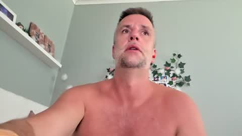 Snapshot of bobberman78 chatting on 07/10/26, 08:18 Dan online show from 07/10/26, 08:18