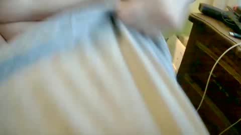 Snapshot of bobbie420_ chatting on 04/14/26, 01:55 bobbie420_ online show from 04/14/26, 01:55