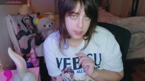 Snapshot of bobbivalentine chatting on 11/22/25, 08:57 Bobbi Valentine online show from 11/22/25, 08:57