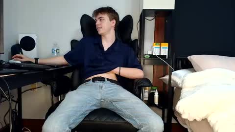 bobby72738 online show from 09/27/25, 03:44