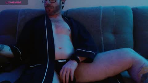 Snapshot of bobbyenglish69 chatting on 02/01/26, 08:57 Bobby English online show from 02/01/26, 08:57