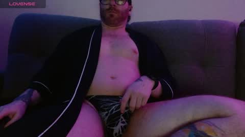 Snapshot of bobbyenglish69 chatting on 04/23/26, 05:19 Bobby English online show from 04/23/26, 05:19