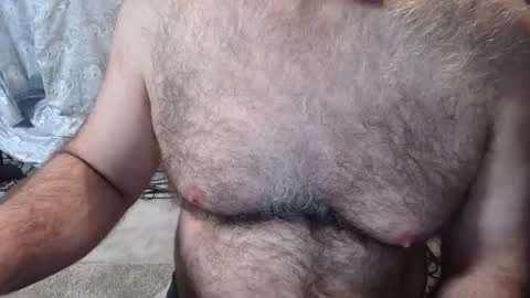 Snapshot of bobbyhill27b chatting on 03/25/26, 02:28 BobbyHill27b online show from 03/25/26, 02:28