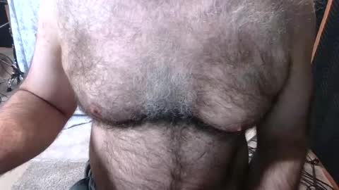 Snapshot of bobbyhill27b chatting on 04/14/26, 02:45 BobbyHill27b online show from 04/14/26, 02:45