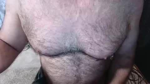 Snapshot of bobbyhill27b chatting on 04/22/26, 01:19 BobbyHill27b online show from 04/22/26, 01:19