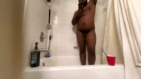 Snapshot of bobbyjones88034 chatting on 12/05/24, 11:40 Luv bug online show from 12/05/24, 11:40