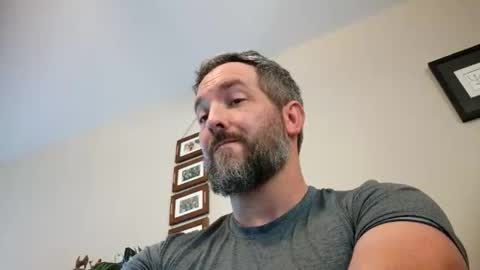 Snapshot of bobchmw chatting on 05/19/26, 08:59 Bobchmw online show from 05/19/26, 08:59