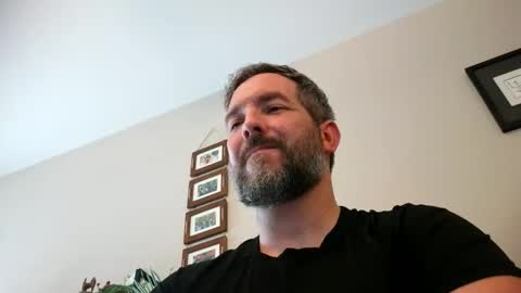 Snapshot of bobchmw chatting on 05/20/26, 01:17 Bobchmw online show from 05/20/26, 01:17