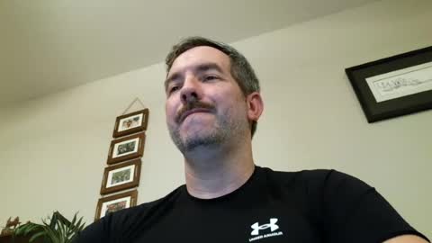 Snapshot of bobchmw chatting on 06/18/26, 02:01 Bobchmw online show from 06/18/26, 02:01