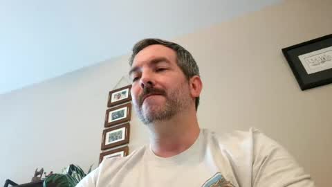 Snapshot of bobchmw chatting on 06/21/26, 09:06 Bobchmw online show from 06/21/26, 09:06