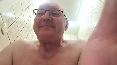 Snapshot of bobi265 chatting on 02/11/26, 04:17 bobi265 online show from 02/11/26, 04:17