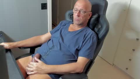 bobo_k online show from 02/12/25, 06:30