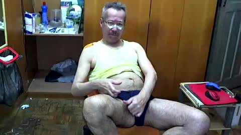 Snapshot of bobsne chatting on 03/15/26, 04:40 bobsne online show from 03/15/26, 04:40