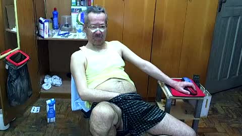 Snapshot of bobsne chatting on 04/03/26, 03:43 bobsne online show from 04/03/26, 03:43