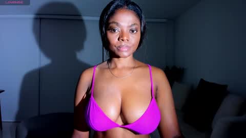 Snapshot of body_desire chatting on 09/18/25, 09:44 danna online show from 09/18/25, 09:44