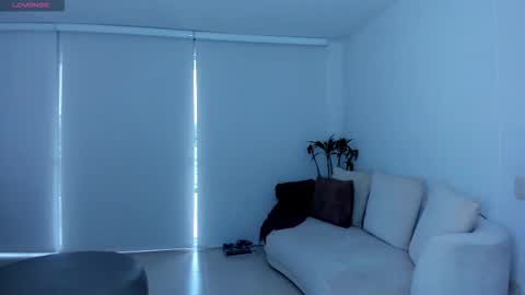 Snapshot of body_desire chatting on 10/14/25, 11:33 danna online show from 10/14/25, 11:33